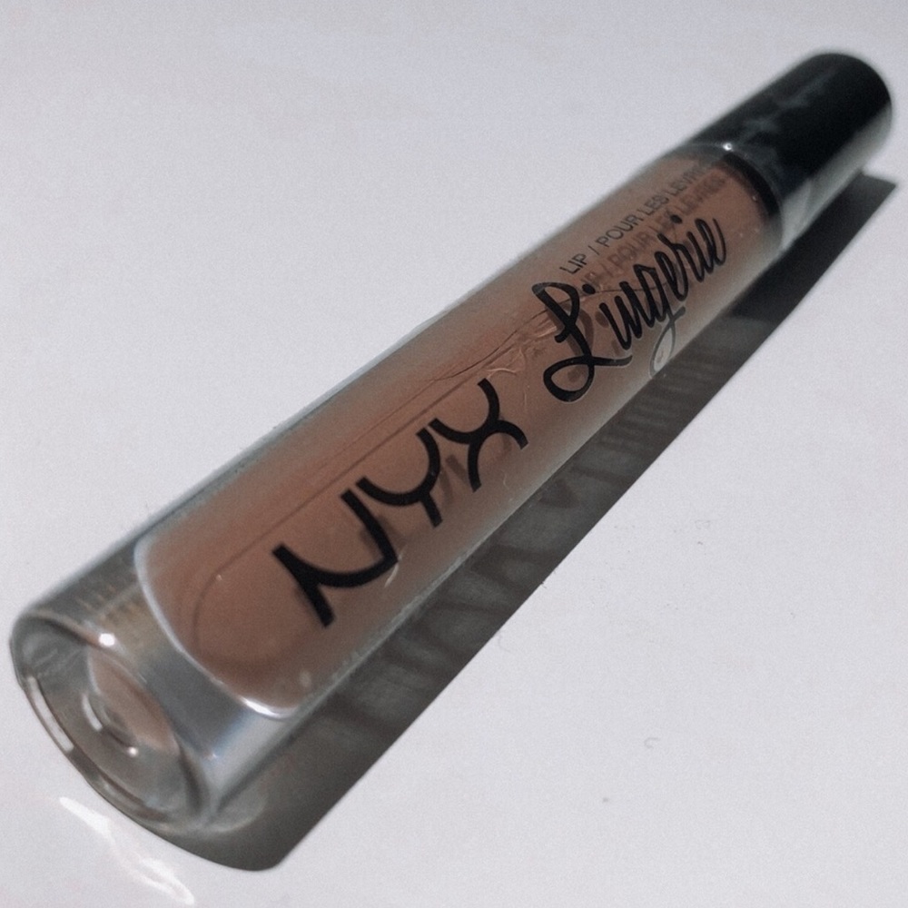 ♡FREE WITH PURCHASE♡ NYX • LIP LINGERIE IN CORSET - Picture 3 of 3